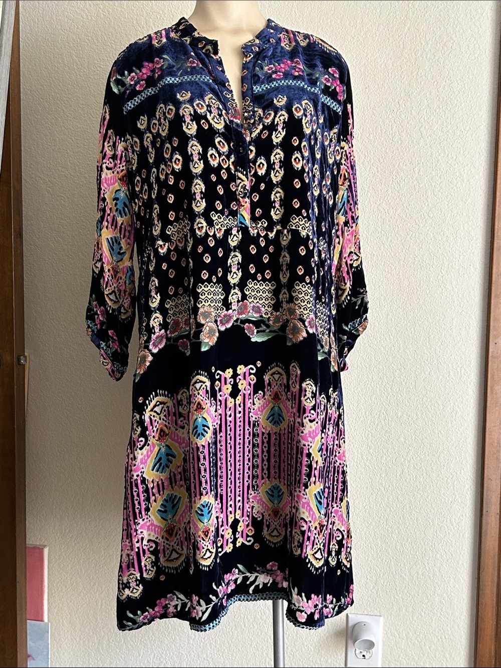 JOHNNY WAS SUMMER ELORA BURNOUT VELVET DRESS IN A DARK FLORAL PATTERN SZ s